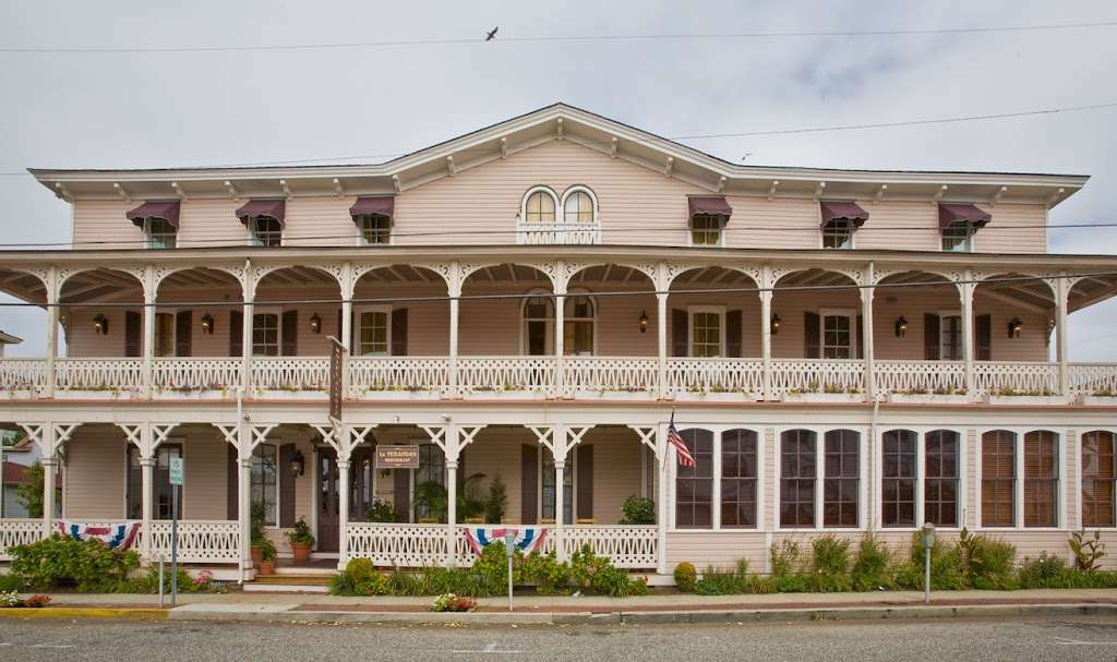 Hotel Alcott | 107-113 Grant St, Cape May, NJ 08204, USA | Phone: (609) 884-5868