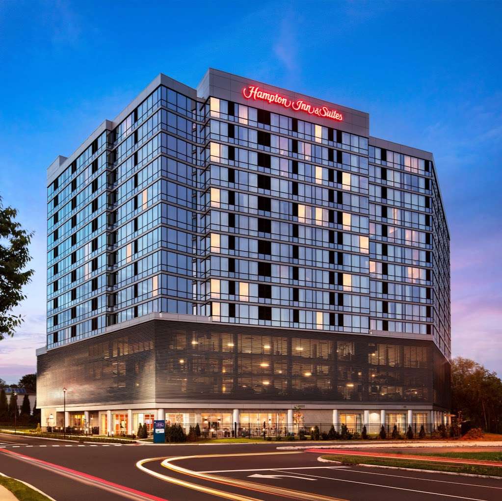 Hampton Inn & Suites Teaneck Glenpointe | One Glenwood Ave Suite B, Teaneck, NJ 07666, USA | Phone: (201) 883-9777