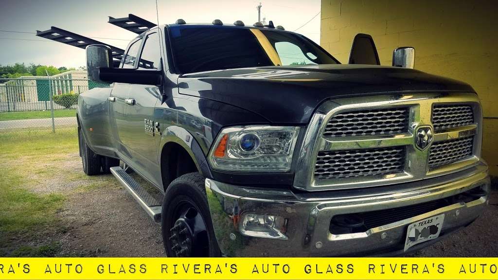 Riveras Auto Glass | 4443 Wildt Rd, San Antonio, TX 78222, USA | Phone: (210) 534-5277