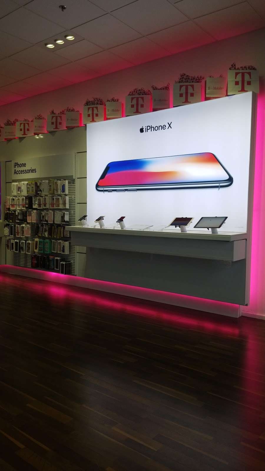 T-Mobile | 2501 W Airport Fwy Suite 100, Irving, TX 75062, USA | Phone: (972) 255-1430