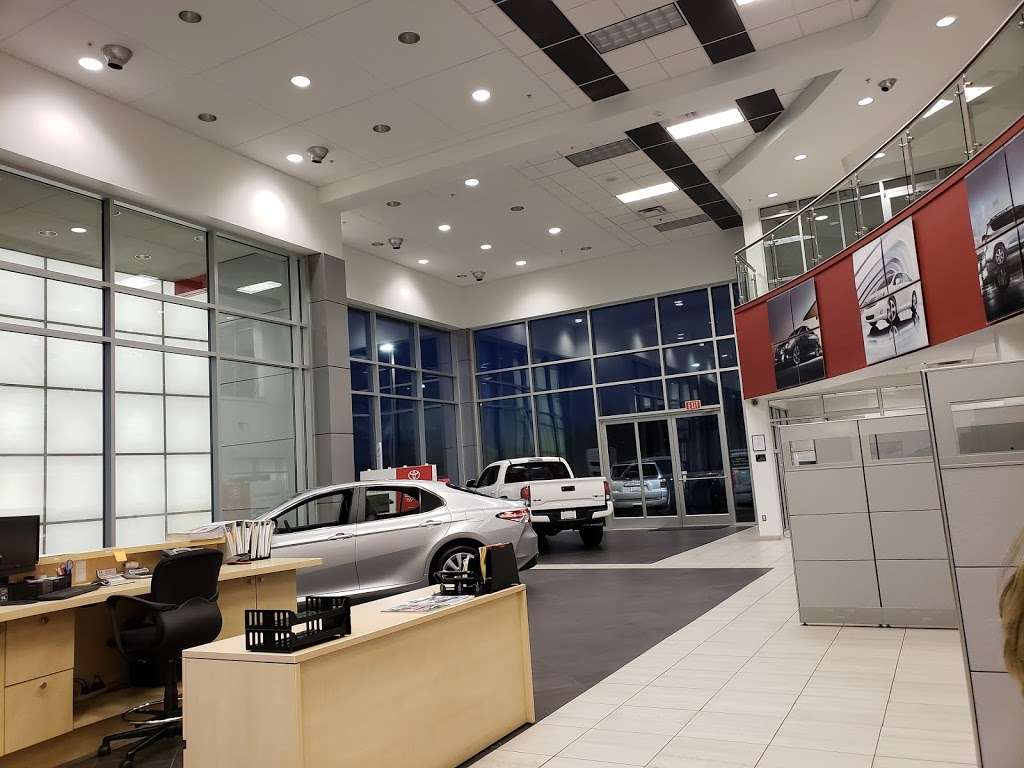 Warrenton Toyota | 6449 Lee Hwy, Warrenton, VA 20187, USA | Phone: (540) 878-4100