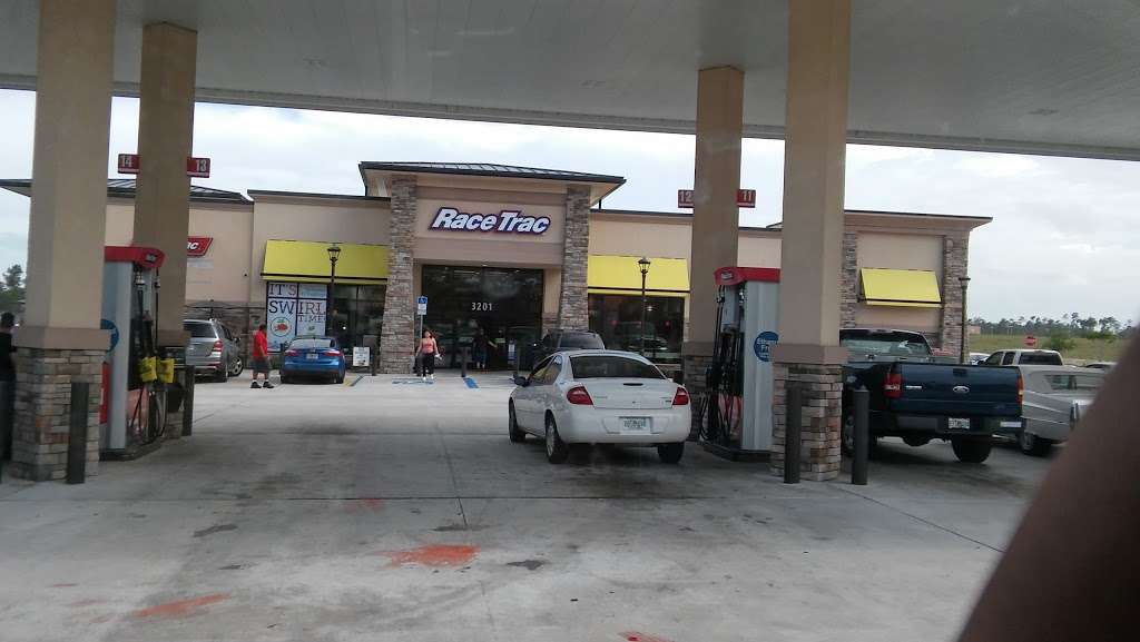 RaceTrac | 3201 Howland Blvd, Deltona, FL 32725, USA | Phone: (386) 532-3891