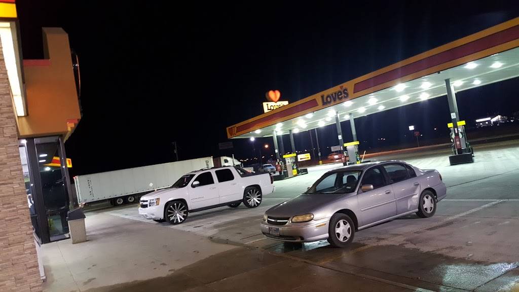 Loves Travel Stop | 200 Garden Acres Dr, Fort Worth, TX 76140, USA | Phone: (817) 293-5118