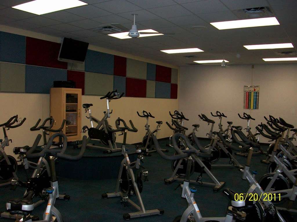 Lowry Fitness Center | 1900 5th Ave N, Texas City, TX 77590, USA | Phone: (409) 643-5984