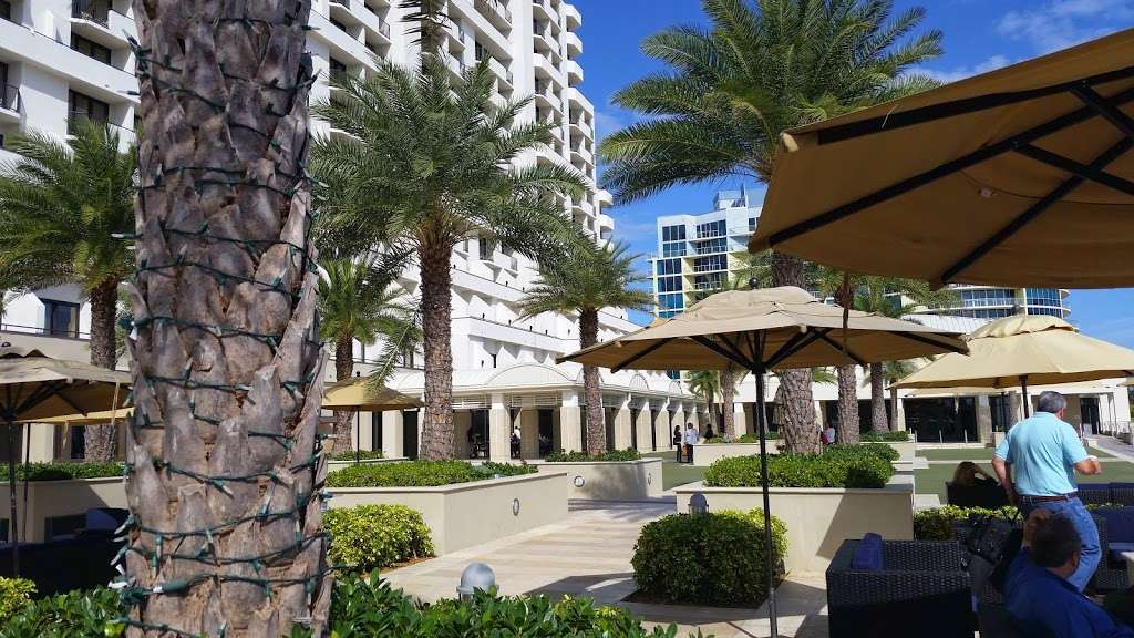 Fort Lauderdale Marriott Harbor Beach Resort & Spa | 3030 Holiday Dr, Fort Lauderdale, FL 33316, USA | Phone: (954) 525-4000
