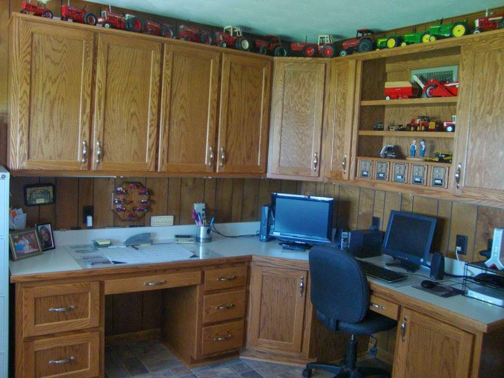 Crown Custom Cabinetry Inc | 1110 E Washington St, Morris, IL 60450, USA | Phone: (815) 942-0432