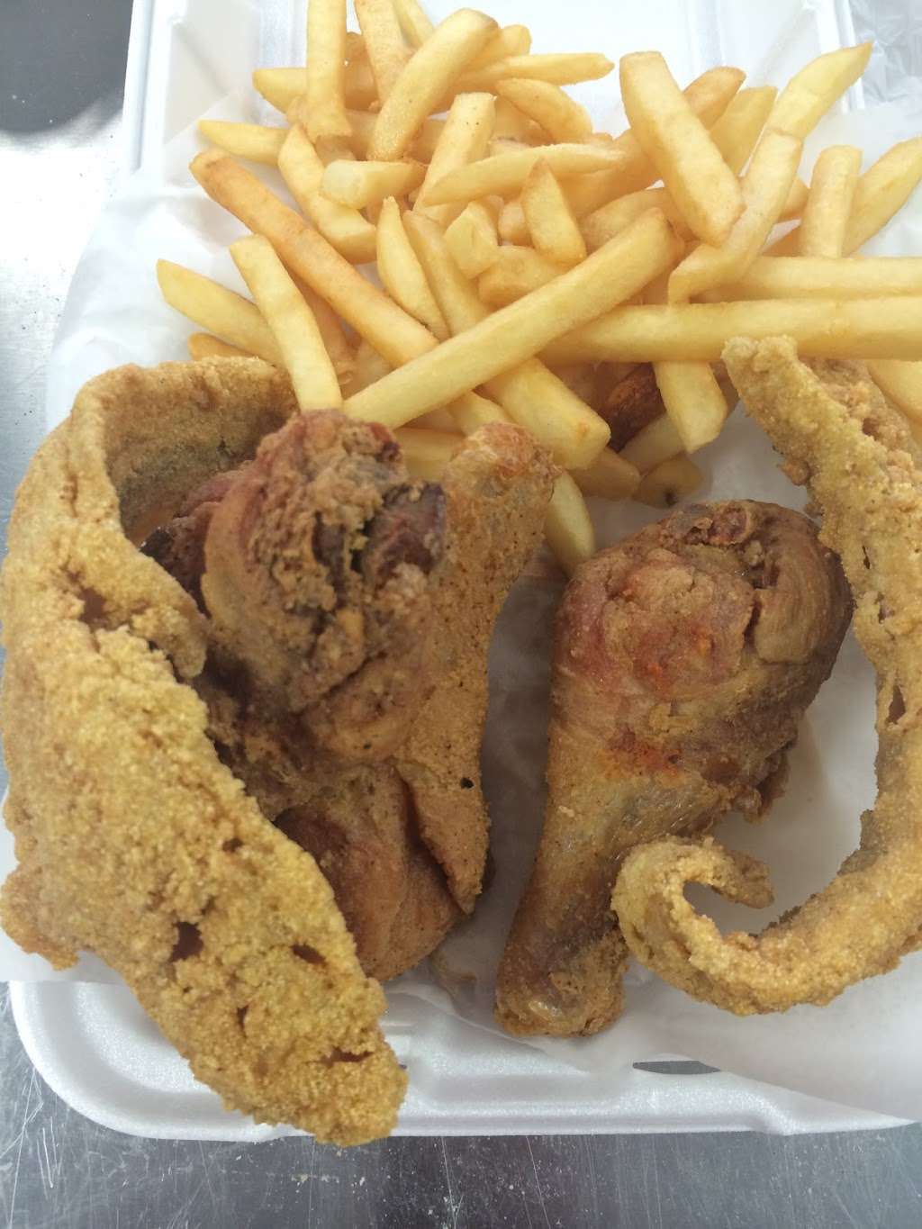 Momos Fish And Chicken Subs | 7416 Windsor Mill Rd, Windsor Mill, MD 21244 | Phone: (443) 405-7711