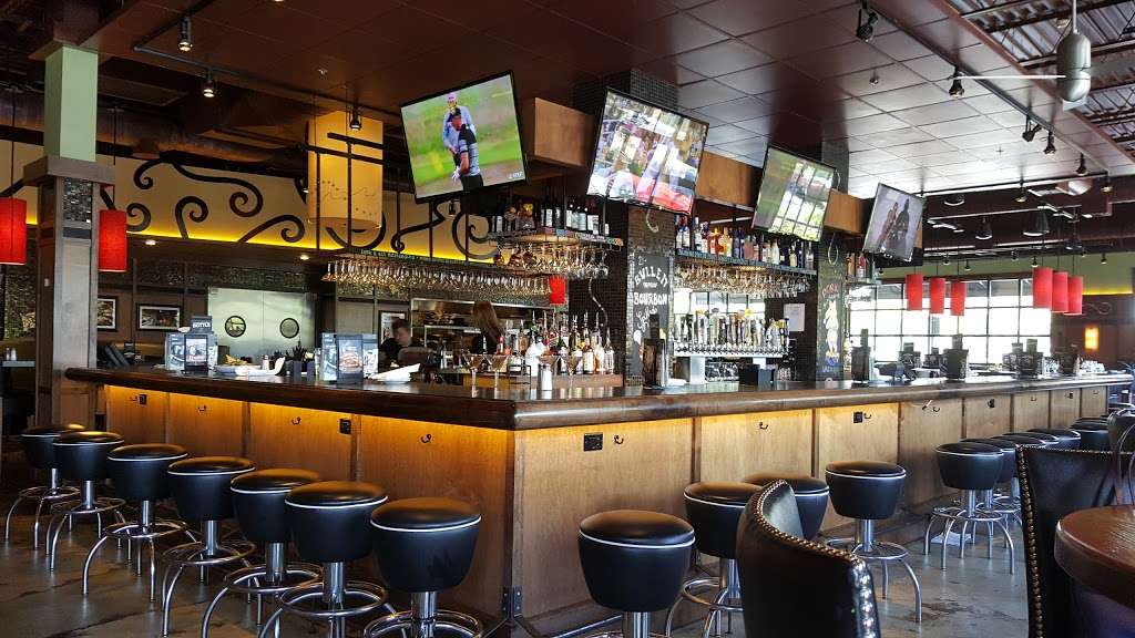 Bar Louie | 13195 Parcher Ave, Herndon, VA 20170, USA | Phone: (703) 667-9001