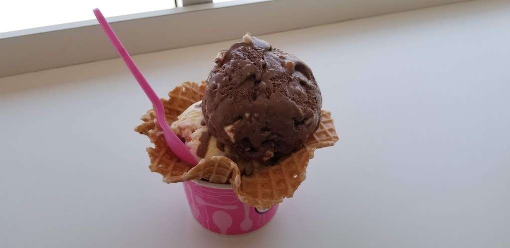 Baskin-Robbins | 1723 W Imperial Hwy, Los Angeles, CA 90047, USA | Phone: (323) 754-3131