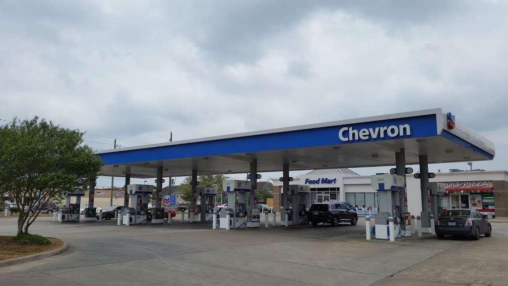 Chevron | Photo 1 of 5 | Address: 10145 Hwy 6, Sugar Land, TX 77478, USA | Phone: (281) 494-5422