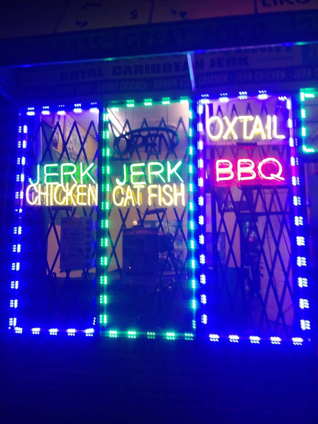 Royal Caribbean Jerk | 2134 E 71st St, Chicago, IL 60649, USA | Phone: (773) 363-6855