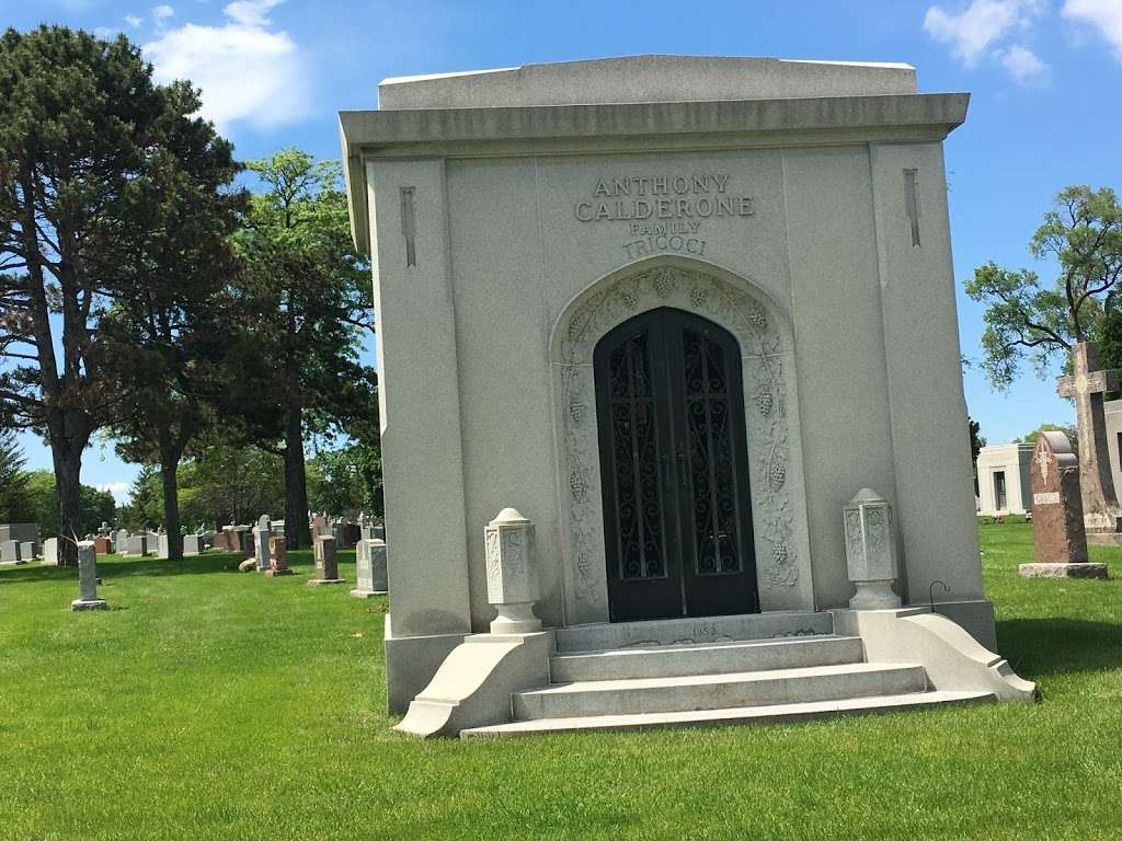 Mount Carmel Catholic Cemetery | 1400 S Wolf Rd, Hillside, IL 60162, USA | Phone: (708) 449-8300