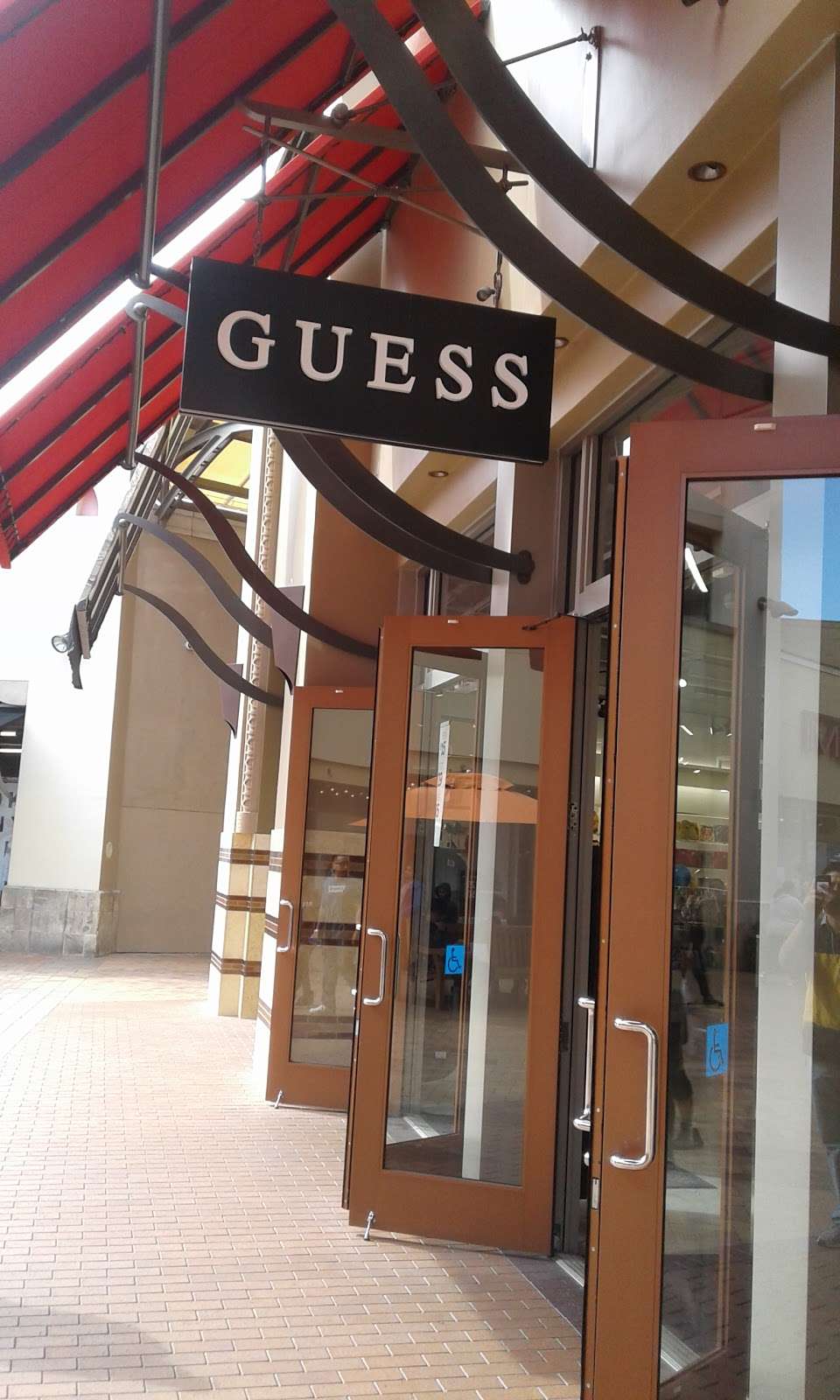 GUESS Factory | 100 Citadel Dr Suite 501, Commerce, CA 90040, USA | Phone: (323) 722-8229