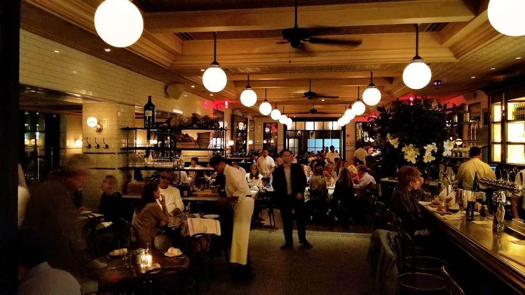 Bar Frites | 400 Wheatley Plaza, Greenvale, NY 11548, USA | Phone: (516) 484-7500