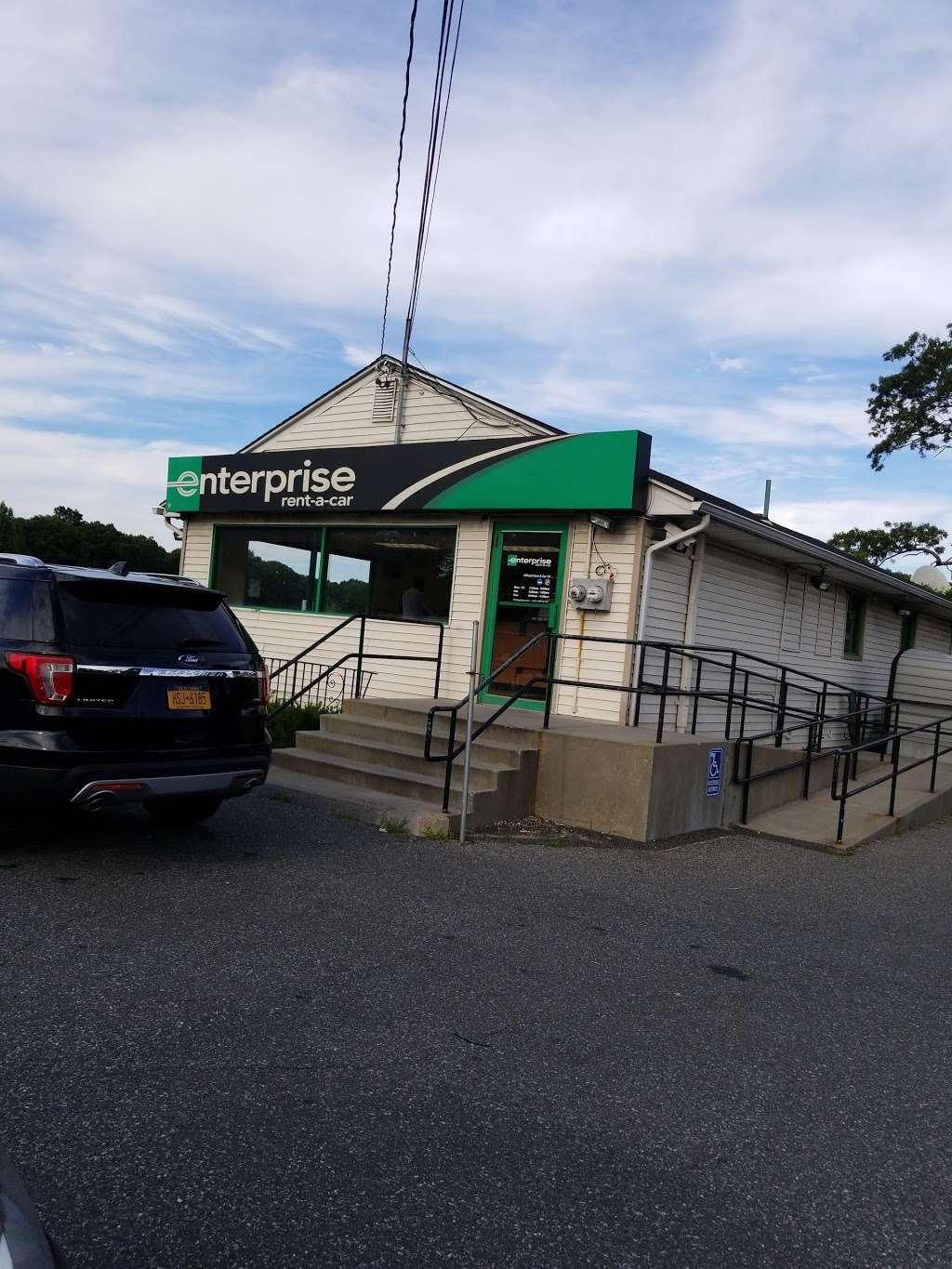 Enterprise Rent-A-Car | 450 Sunrise Hwy, West Islip, NY 11795, USA | Phone: (631) 669-5500