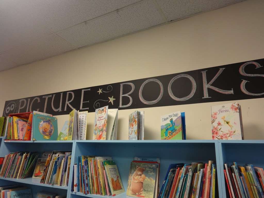 Starr Books DBA Gently Used Books | Douglassville Shopping Center, 1179 Ben Franklin Hwy W, Douglassville, PA 19518, USA | Phone: (610) 385-0766