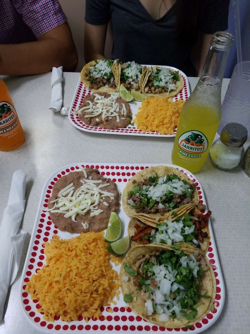 Cilantro Taco House | 3336 W Lawrence Ave, Chicago, IL 60625, USA | Phone: (773) 588-5080