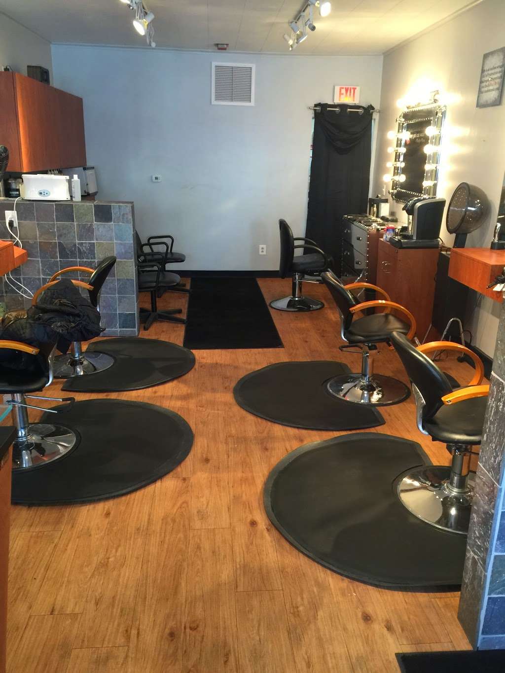 Golden Beauty Salon | 951 Main St, Melrose, MA 02176, USA | Phone: (781) 620-1643