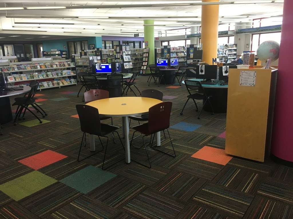 Fremont Public Library | 1170 N Midlothian Rd, Mundelein, IL 60060, USA | Phone: (847) 566-8702