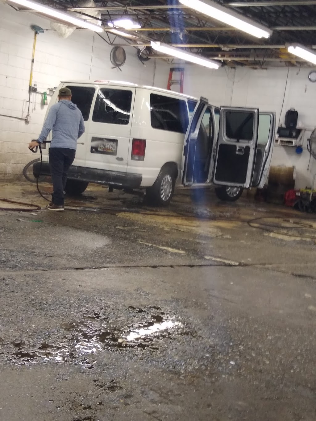 El Primo Car Wash | 92 Bogart Ave, Garfield, NJ 07026, USA | Phone: (973) 778-6662