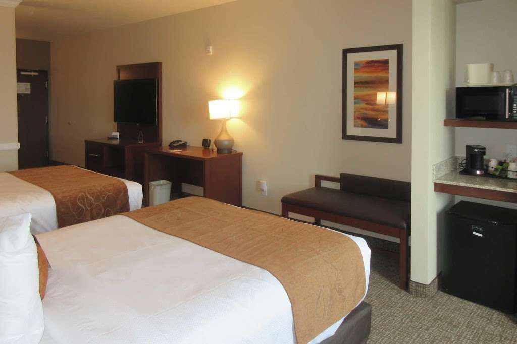 Comfort Suites Denver International Airport | 5940 Tower Rd, Denver, CO 80249 | Phone: (720) 535-9110