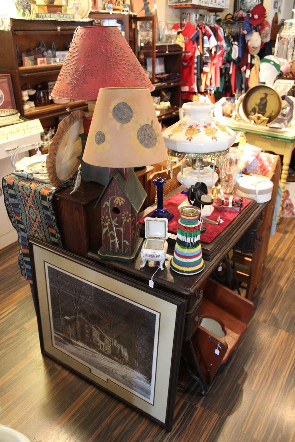 A Find in Time Antiques & Collectibles | 17 W Main St, Strasburg, PA 17579, USA | Phone: (610) 724-0147