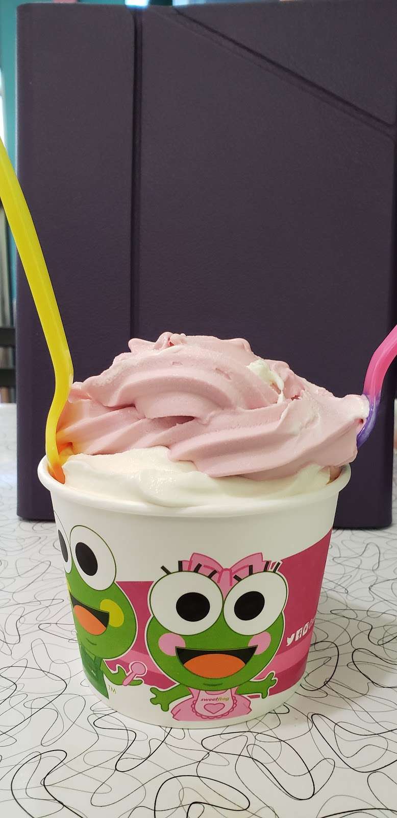 Sweet Frog | 245 Retail Commons Pkwy #8, Martinsburg, WV 25403, USA | Phone: (304) 263-9836