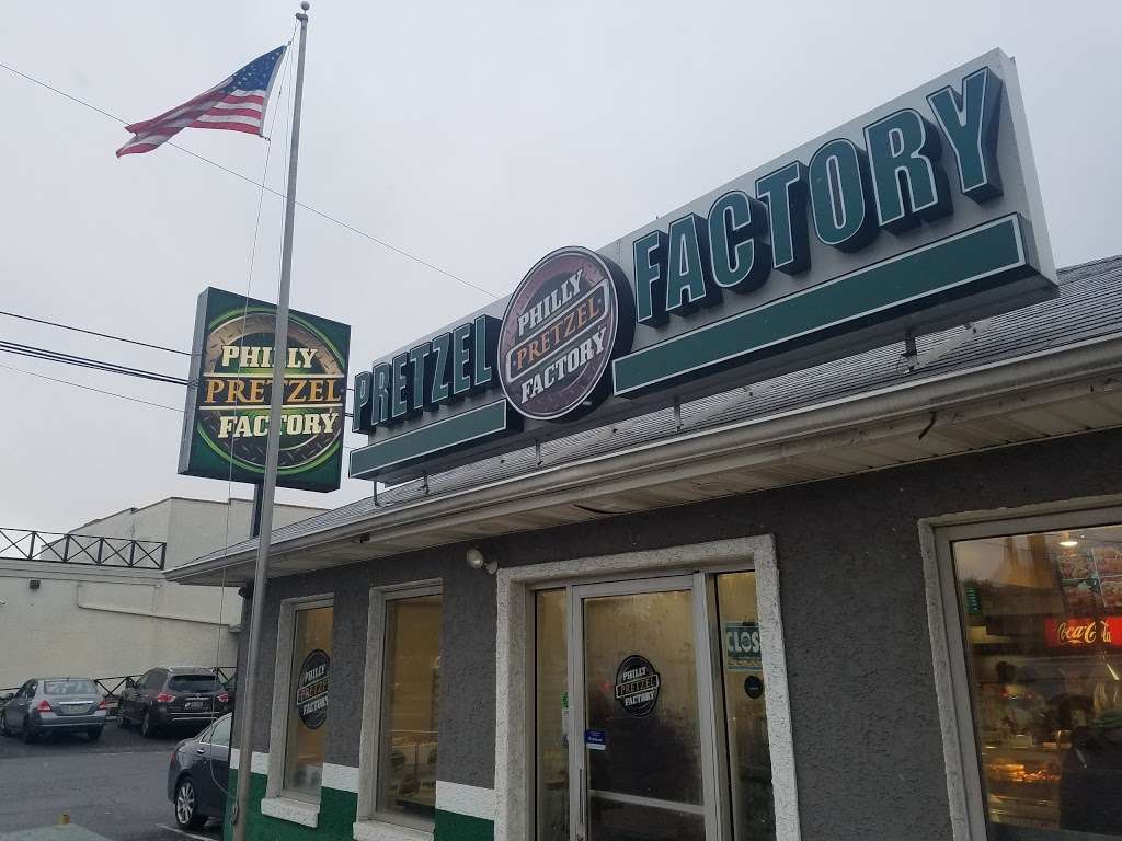 Philly Pretzel Factory | 625 MacDade Boulevard, Folsom, PA 19033, USA | Phone: (610) 522-1281