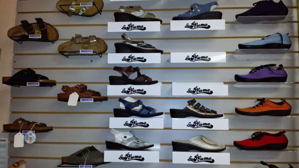 Tenni-Mocs Shoe Store | 6536 E Spring St, Long Beach, CA 90815 | Phone: (562) 429-7777