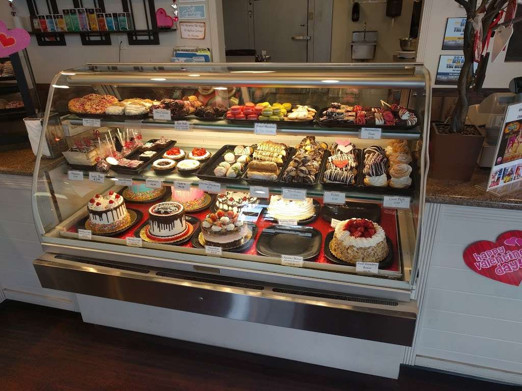 The Cake Shop | 18429 CA-18, Apple Valley, CA 92307, USA | Phone: (760) 946-5500