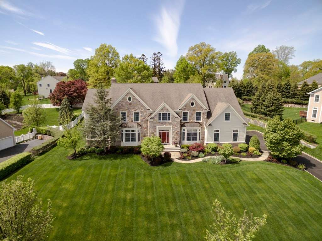 Sharon Hughes Realtor Associate | 21 W Main St, Mendham, NJ 07945, USA | Phone: (973) 713-9393