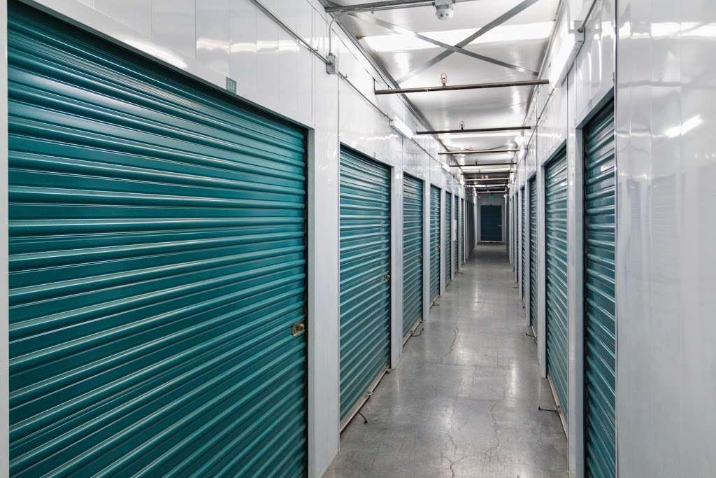 Corona Self Storage at Dos Lagos | 21702 Temescal Canyon Rd, Corona, CA 92883, USA | Phone: (951) 638-4499