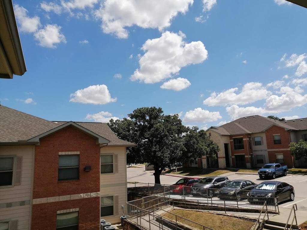 Mill Stone Apartments Homes | 8472 Randol Mill Rd, Fort Worth, TX 76120, USA | Phone: (817) 261-4000