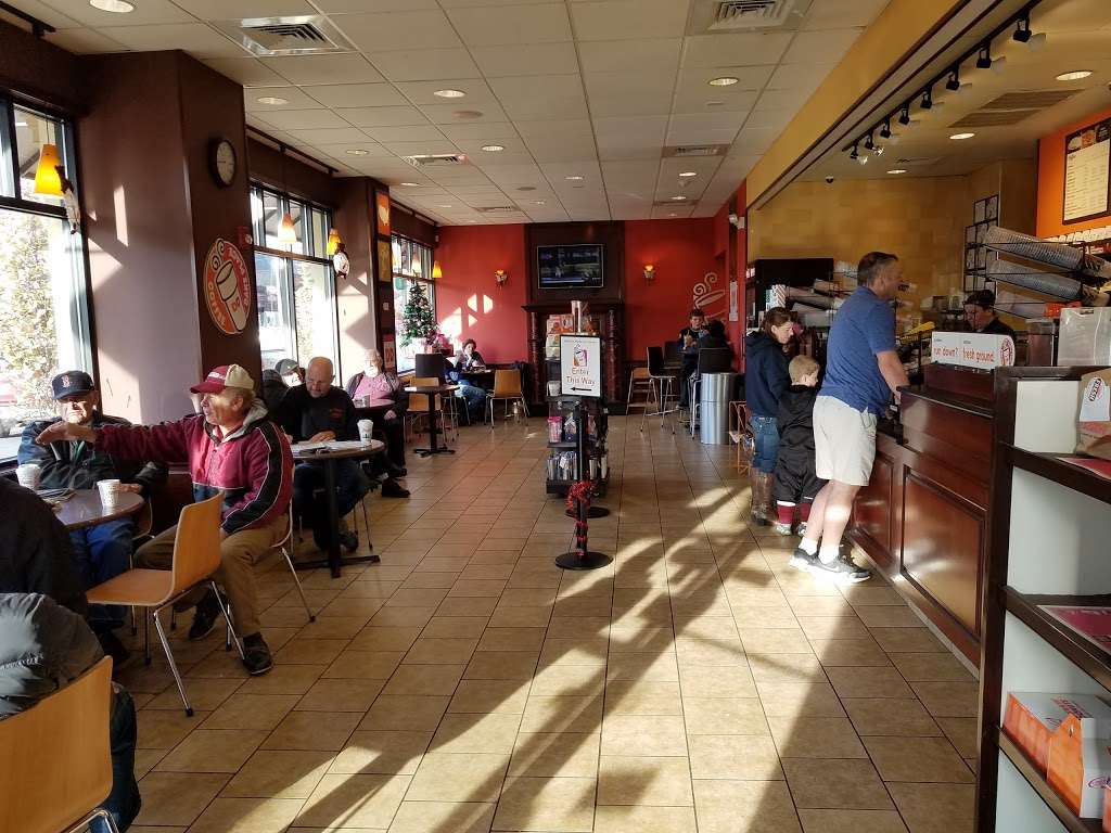 Dunkin Donuts | 353 Trapelo Rd, Belmont, MA 02478, USA | Phone: (617) 484-9623