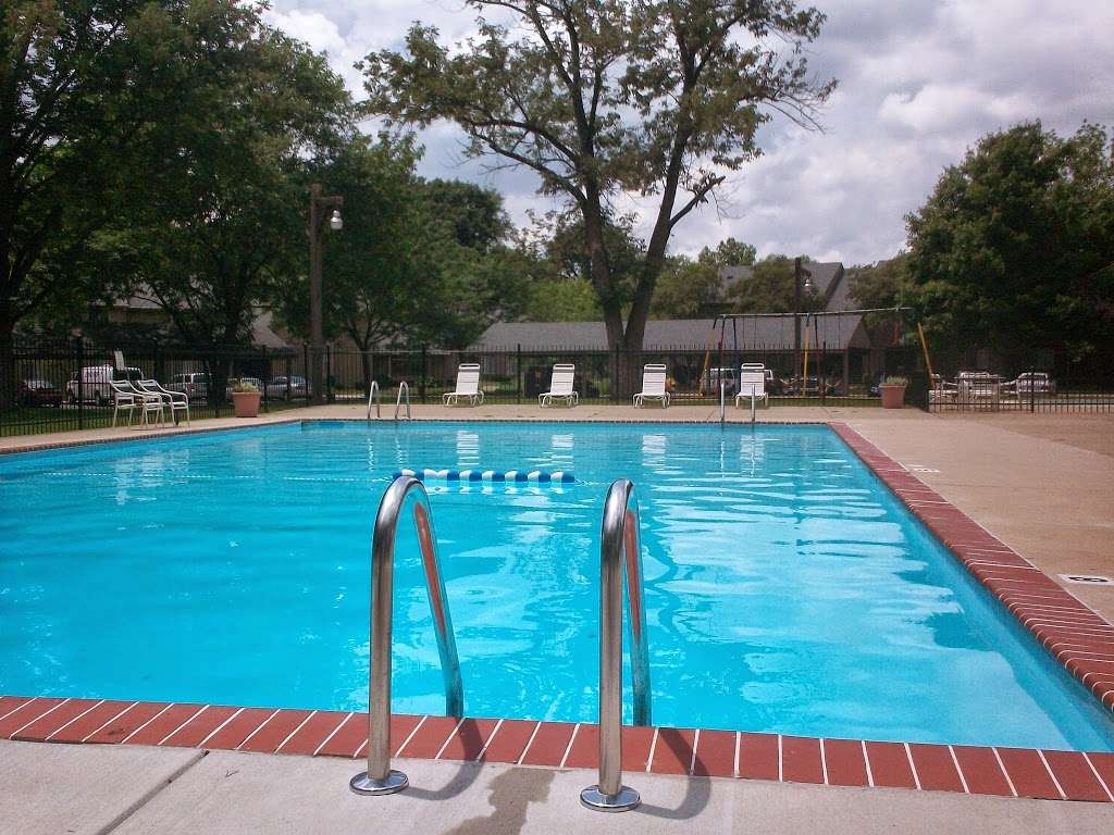 The Woods of Eagle Creek Apartments in Indianapolis | 4949 Bobwhite Ln, Indianapolis, IN 46254, USA | Phone: (317) 548-6790