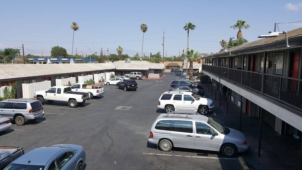 La Mirage Motel in 525 Union Ave, Bakersfield, CA 93307, USA