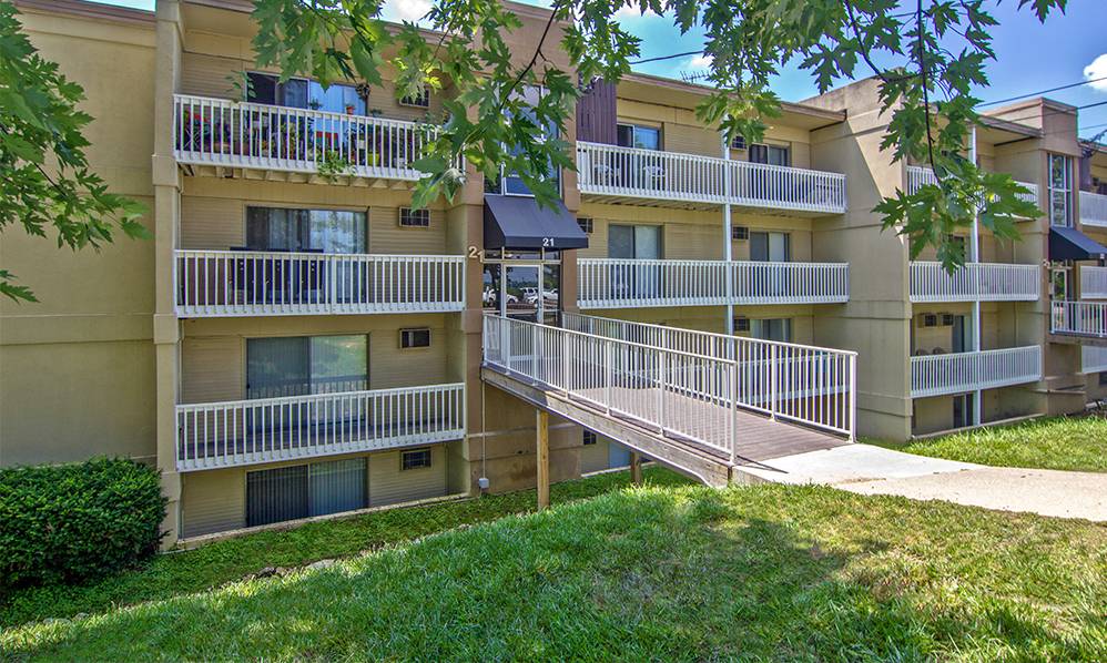 Lakeshore Drive Apartment Homes | 1 E Lake Shore Dr, Cincinnati, OH 45237 | Phone: (877) 886-6873