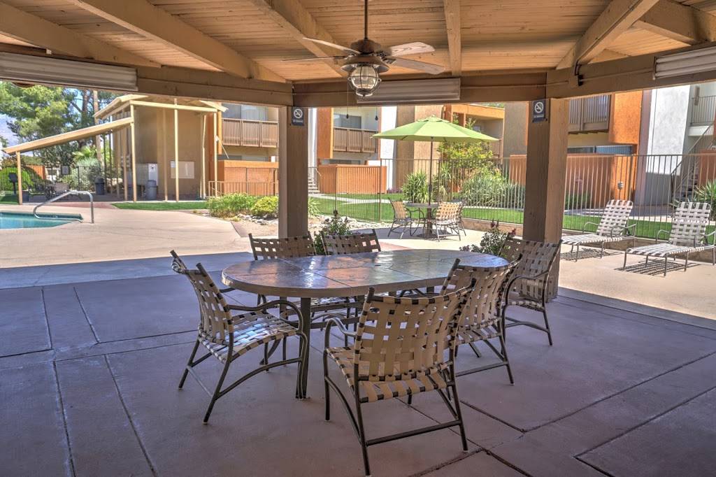 Claremont Villas at Broadway Apartments | 6901 E Broadway Blvd, Tucson, AZ 85710, USA | Phone: (520) 885-3590