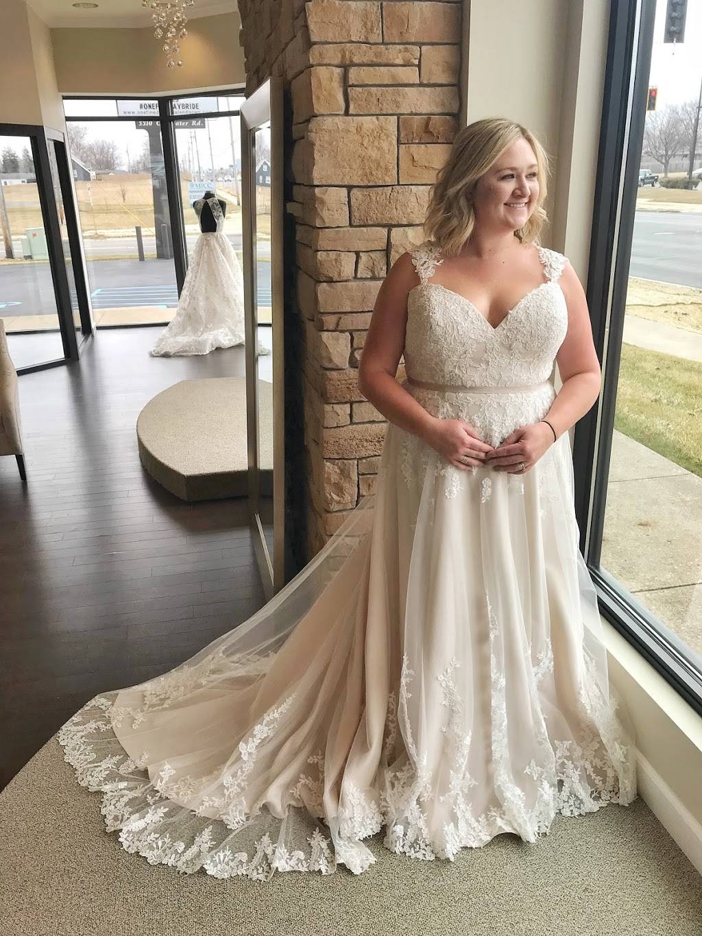 One Fine Day Bridal and Gown Boutique | 5310 Coldwater Rd, Fort Wayne, IN 46825, USA | Phone: (260) 483-8000