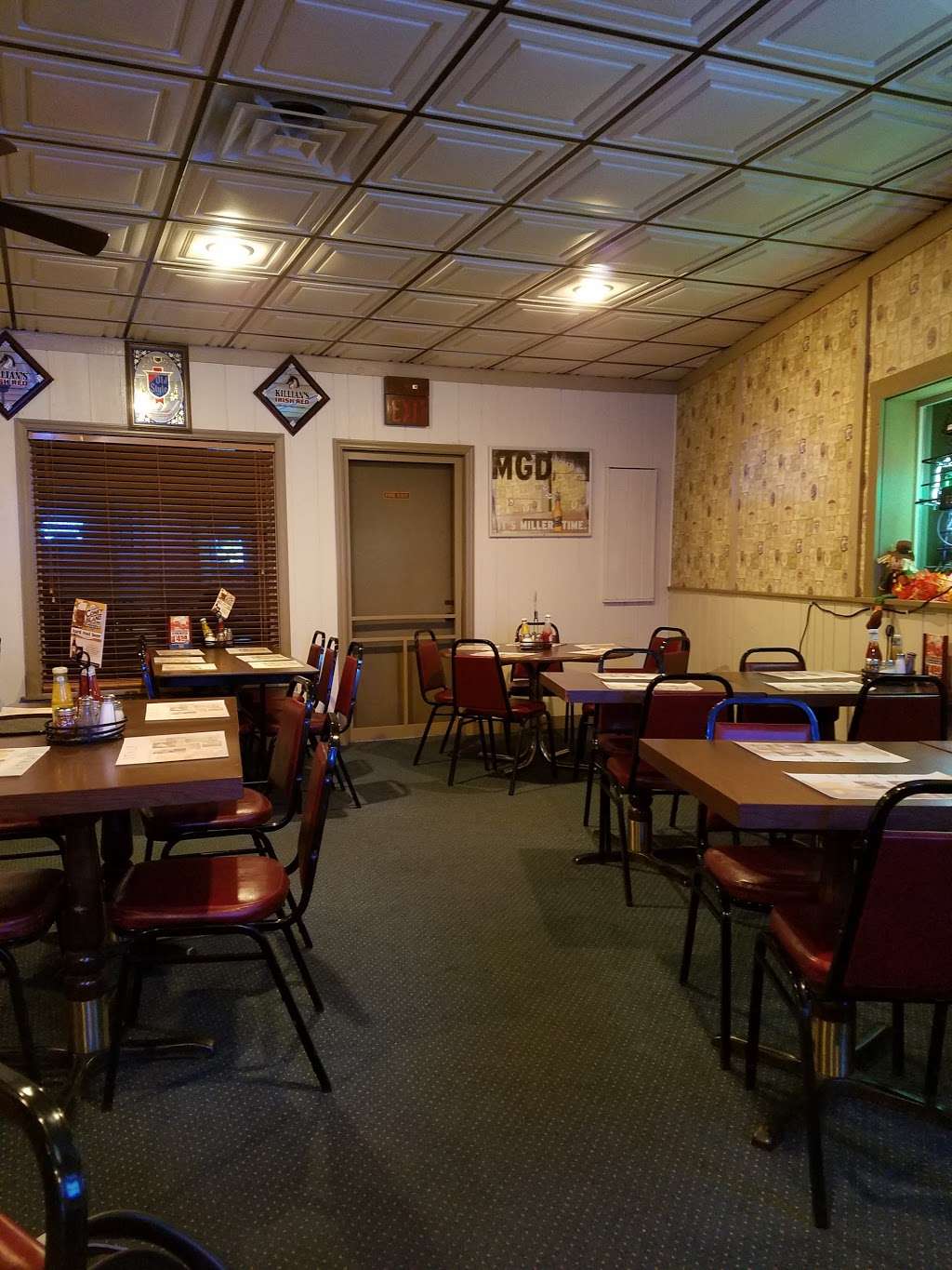 Fanellas Pizza & Pub | 26842 IL-134, Ingleside, IL 60041, USA | Phone: (847) 546-8282