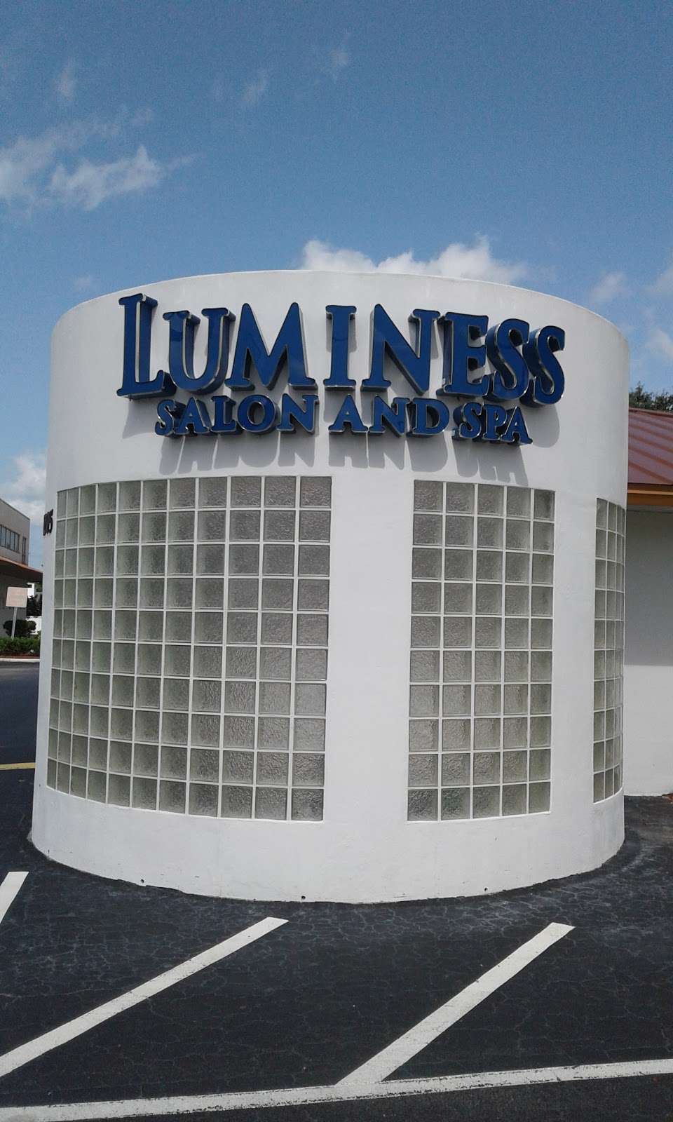 Luminess Salon and Spa | 1205 N Courtenay Pkwy, Merritt Island, FL 32953, USA | Phone: (321) 301-4711