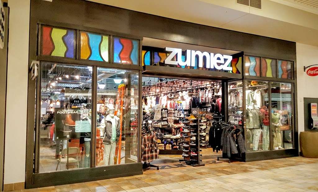 Zumiez | 6020 82nd St #332A, Indianapolis, IN 46250, USA | Phone: (317) 579-9534