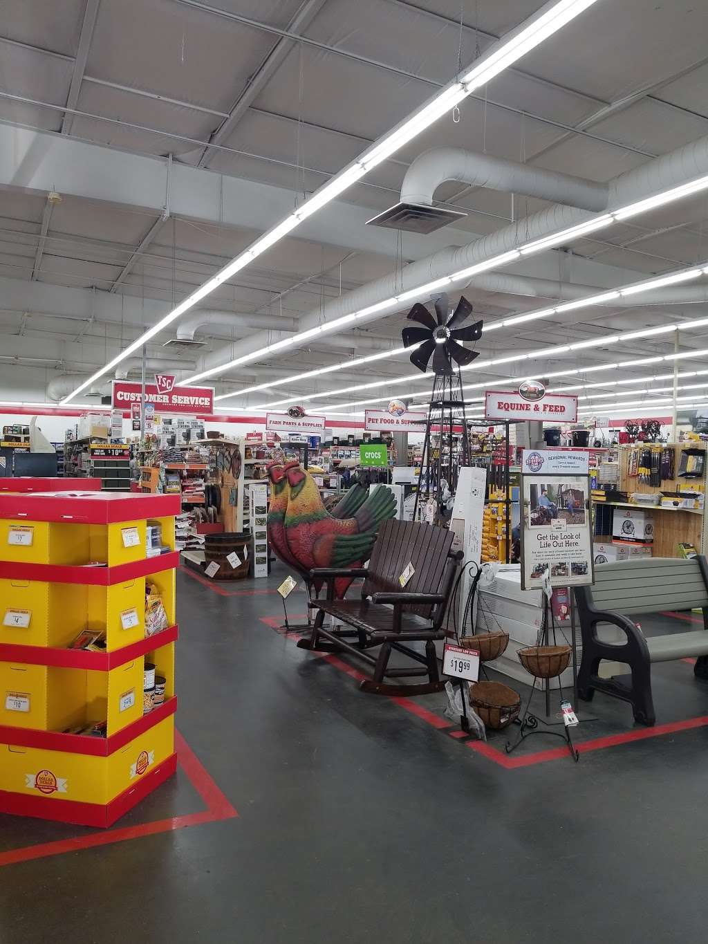 Tractor Supply Co. | 3027 S Belt Hwy, St Joseph, MO 64503 | Phone: (816) 279-2741