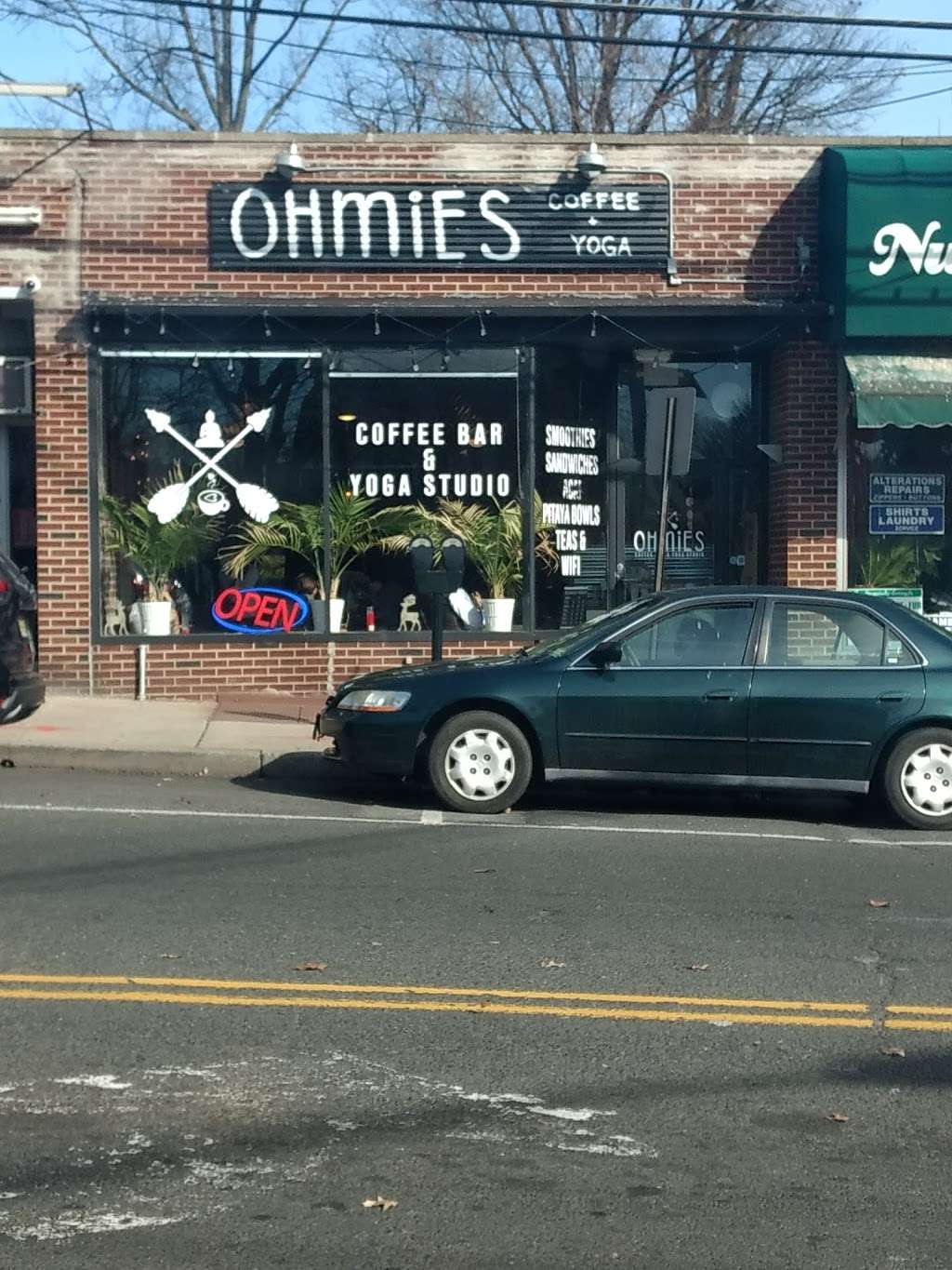 Ohmies Coffee Bar + Yoga Studio | 919 N Wood Ave, Roselle, NJ 07203, USA | Phone: (908) 241-1602