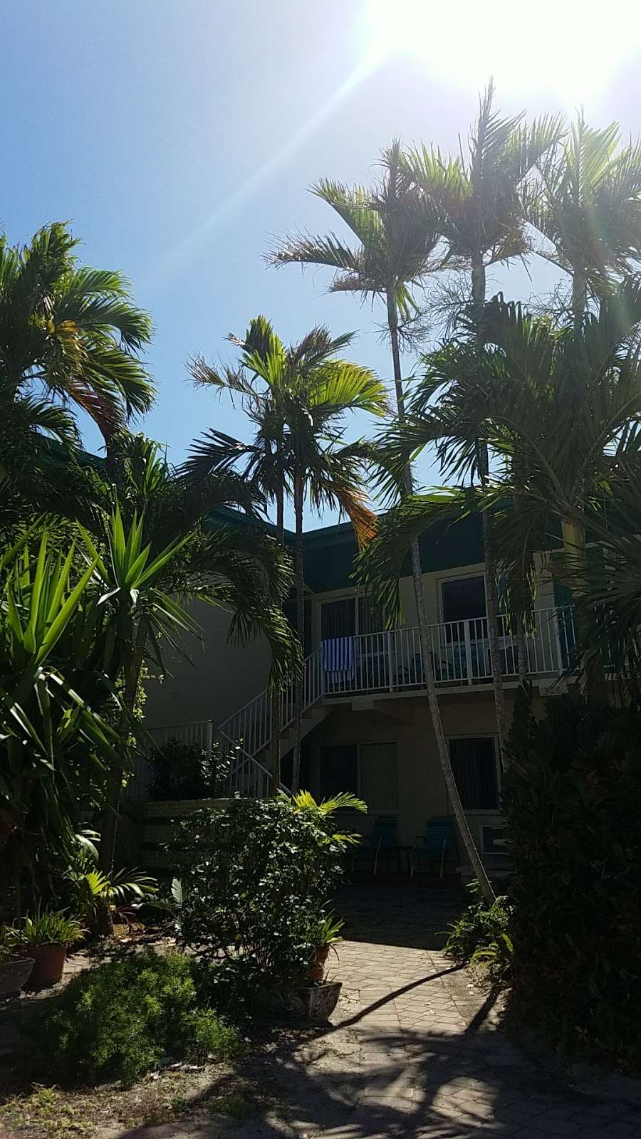 Beach Tide Motel Apartments | 326 Coolidge St, Hollywood, FL 33019, USA | Phone: (954) 454-8910