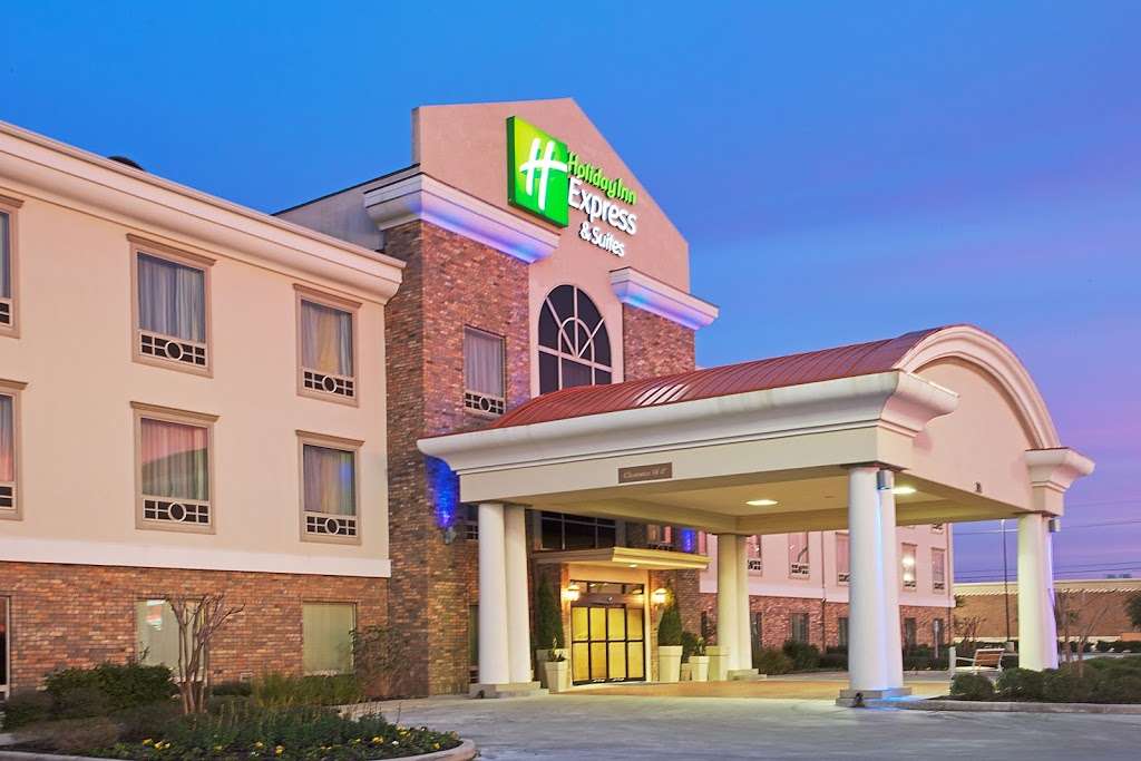 Holiday Inn Express & Suites Conroe I-45 North | 2240 Stoneside Rd, Conroe, TX 77303, USA | Phone: (936) 788-5200