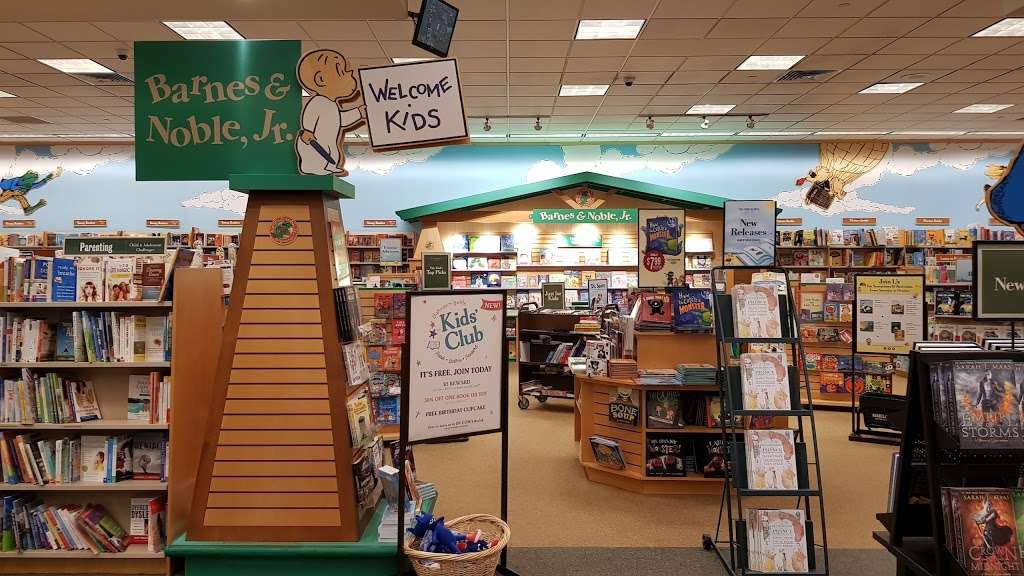 Barnes & Noble | 444 Broadway, Saugus, MA 01906, USA | Phone: (781) 231-4711