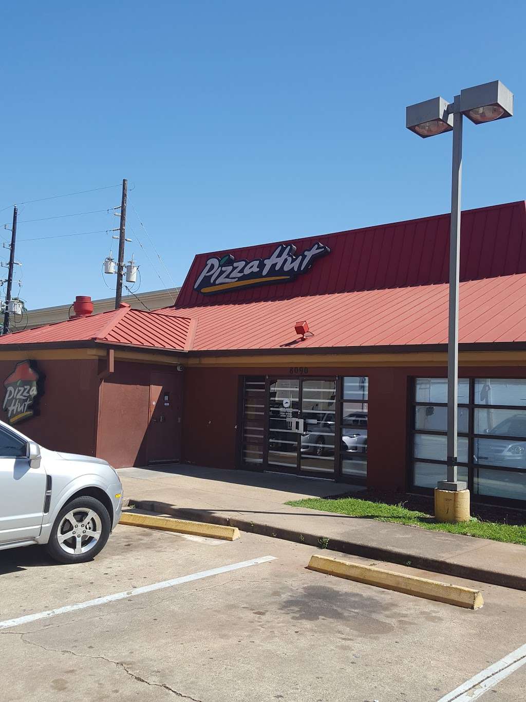 Pizza Hut | 8090 Antoine Dr, Houston, TX 77088 | Phone: (281) 591-6800