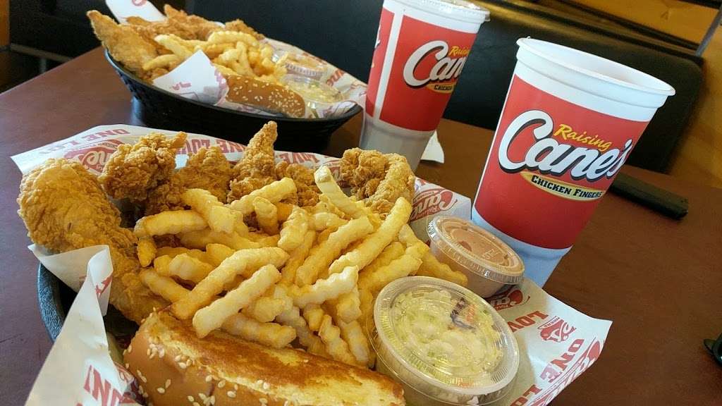 Raising Canes Chicken Fingers | 3833 FM 1092 Rd, Missouri City, TX 77459, USA | Phone: (281) 499-0614