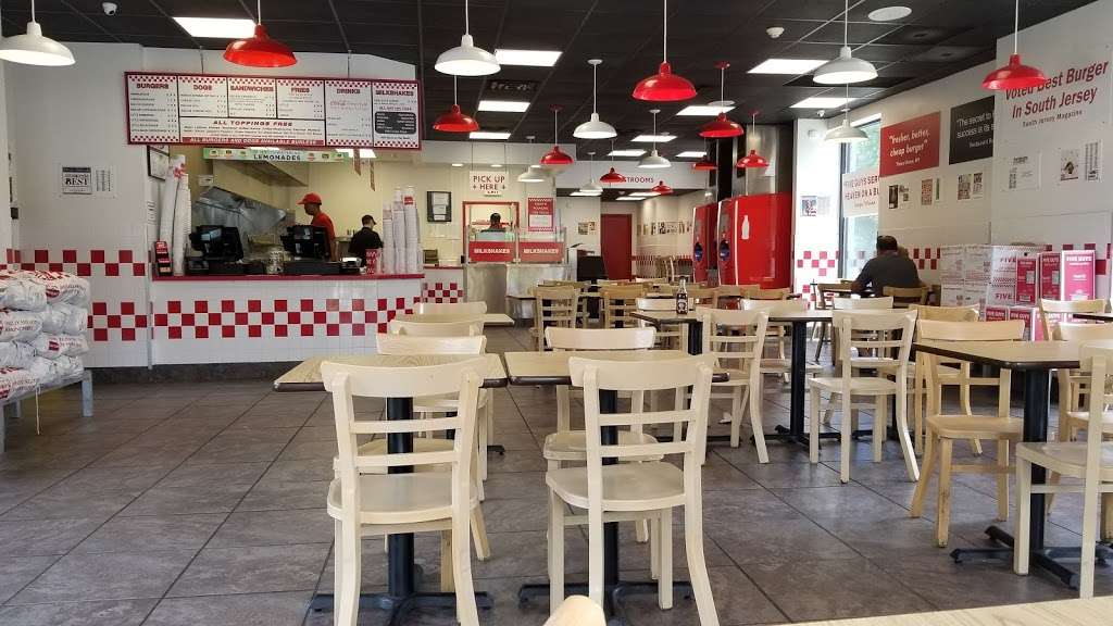 Five Guys | 747 Broad St, Shrewsbury, NJ 07702, USA | Phone: (732) 530-1203